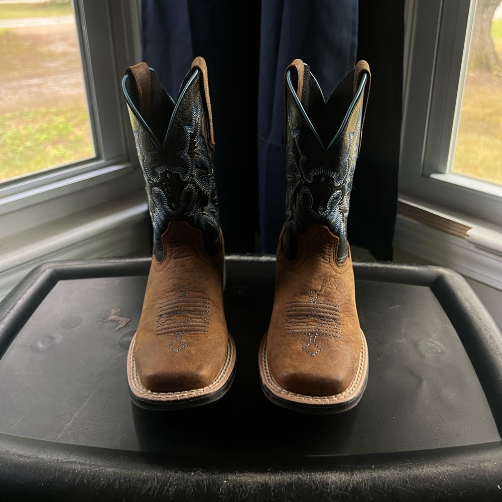 Toddler Ariat cowboy boots *BRAND NEW NEVER WORN**